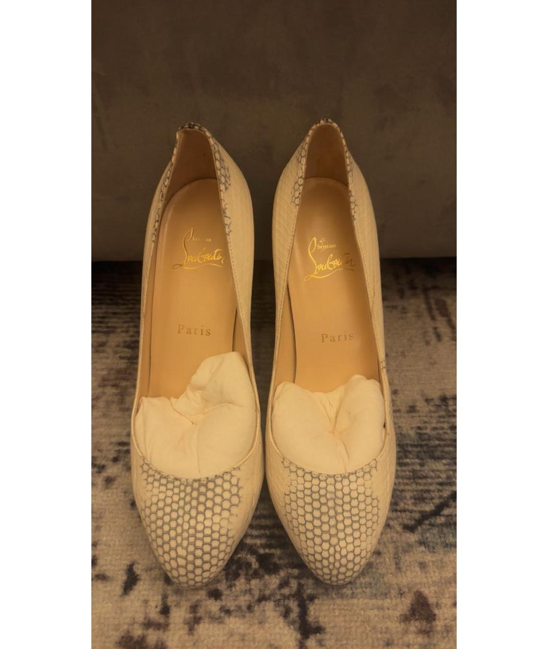 CHRISTIAN LOUBOUTIN Белые туфли из экзотической кожи, фото 2