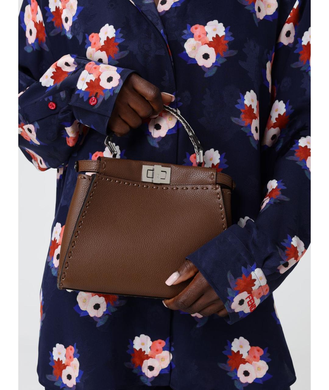 FENDI Коричневая кожаная сумка с короткими ручками, фото 2