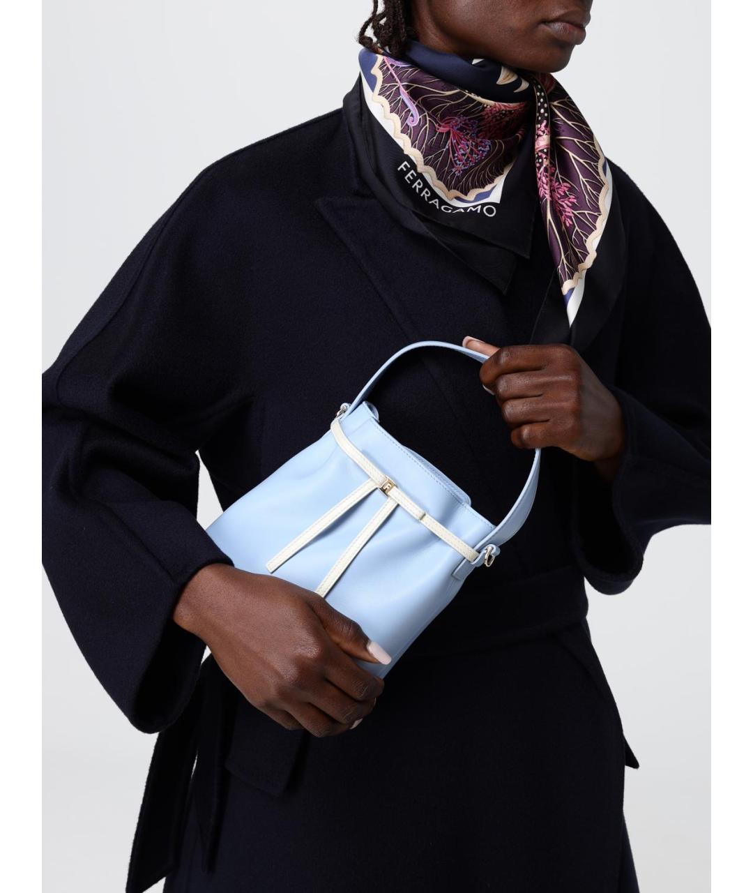 FERRAGAMO Голубая кожаная сумка с короткими ручками, фото 2
