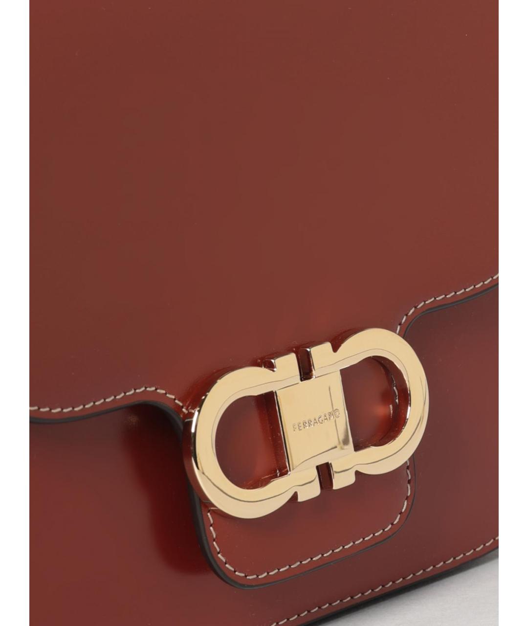 FERRAGAMO Коричневая кожаная сумка через плечо, фото 4
