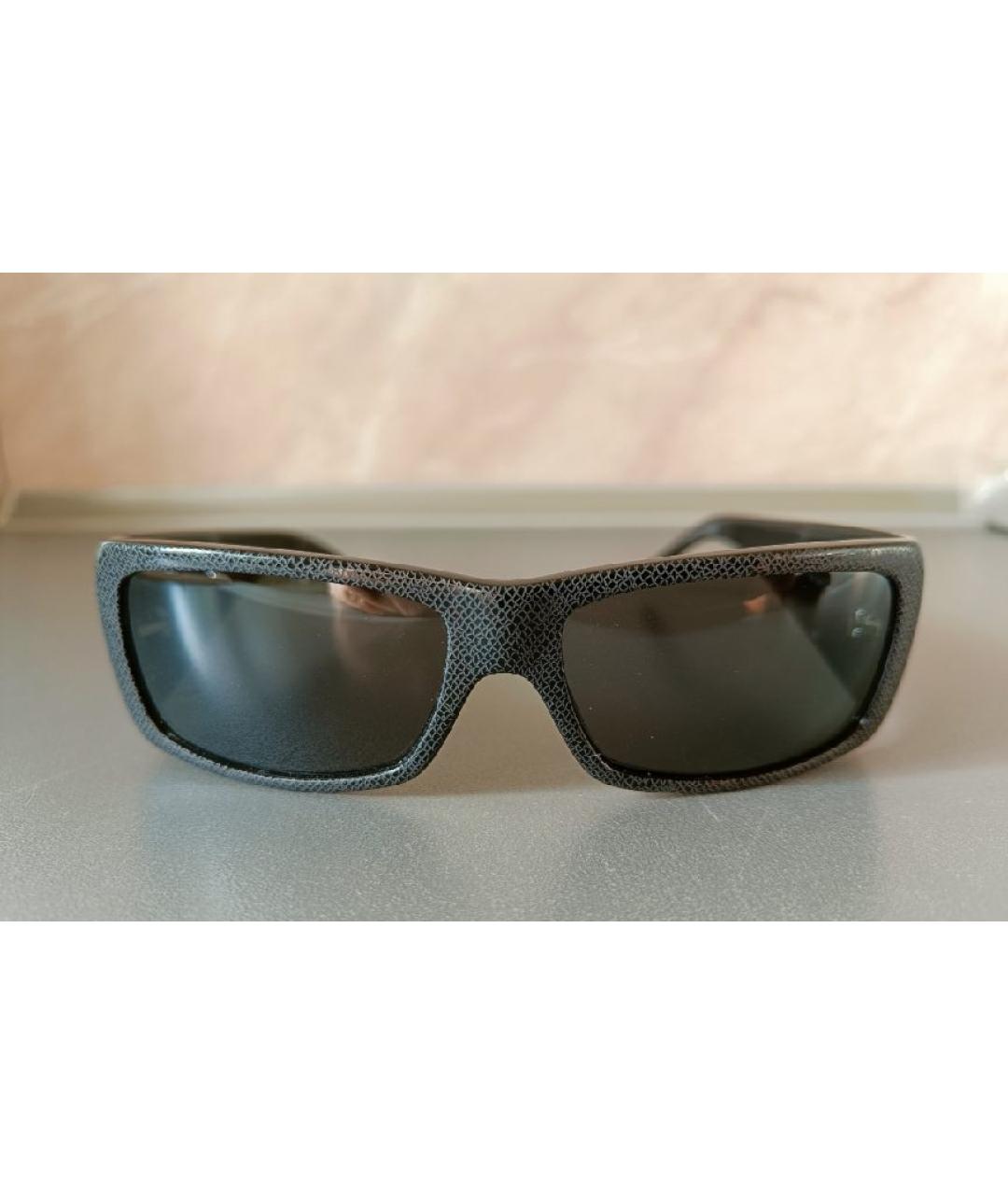 PRADA Антрацитовые пластиковые солнцезащитные очки, фото 3