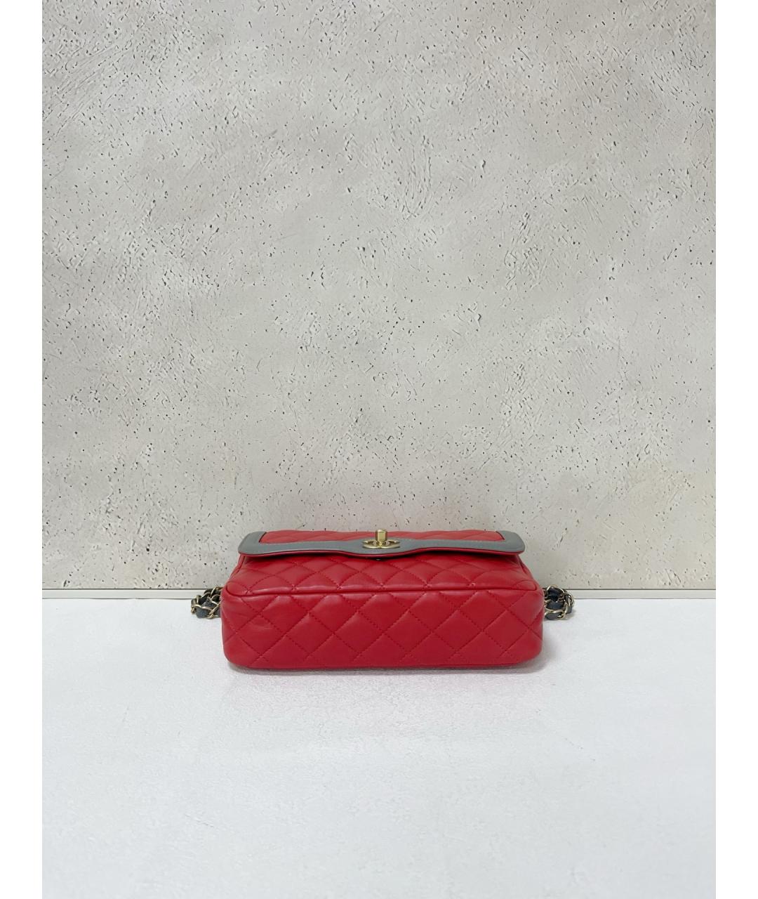 CHANEL Красная кожаная сумка через плечо, фото 5