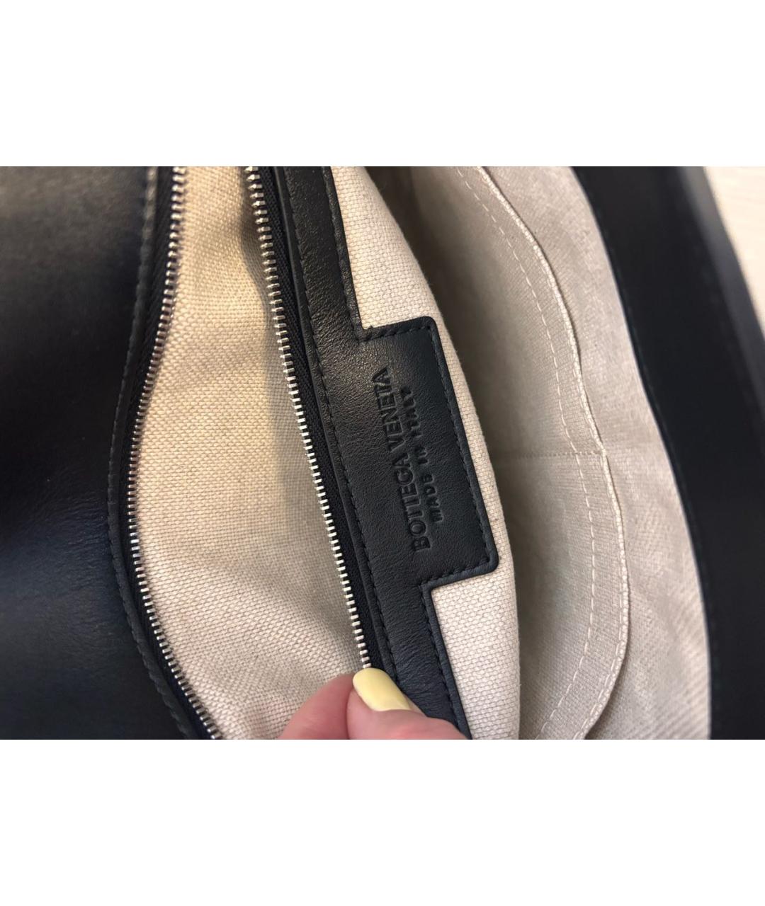 BOTTEGA VENETA Черная кожаная сумка на плечо, фото 4