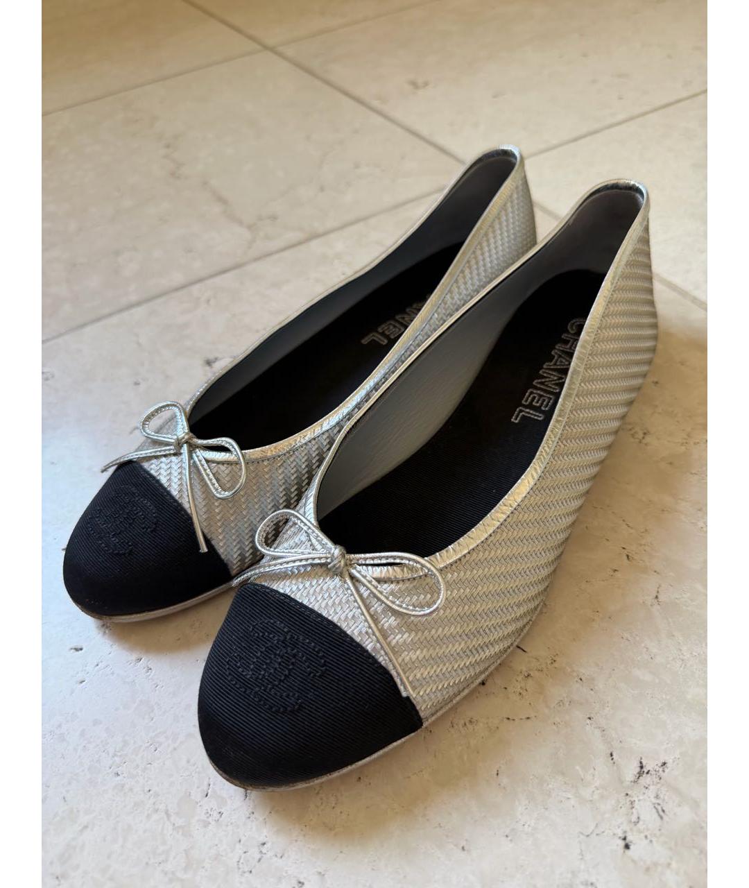 CHANEL Серебряные кожаные балетки, фото 5