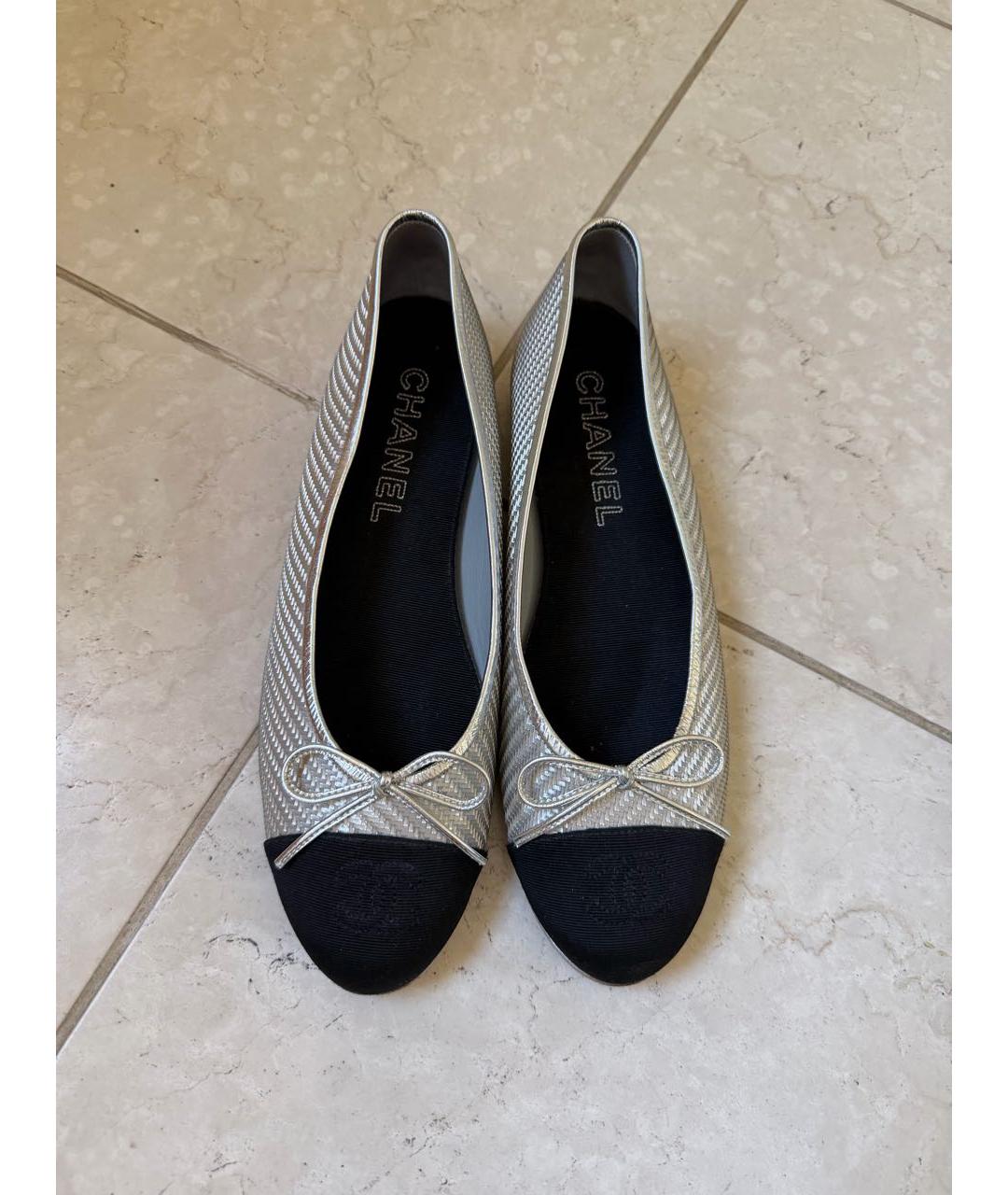 CHANEL Серебряные кожаные балетки, фото 2