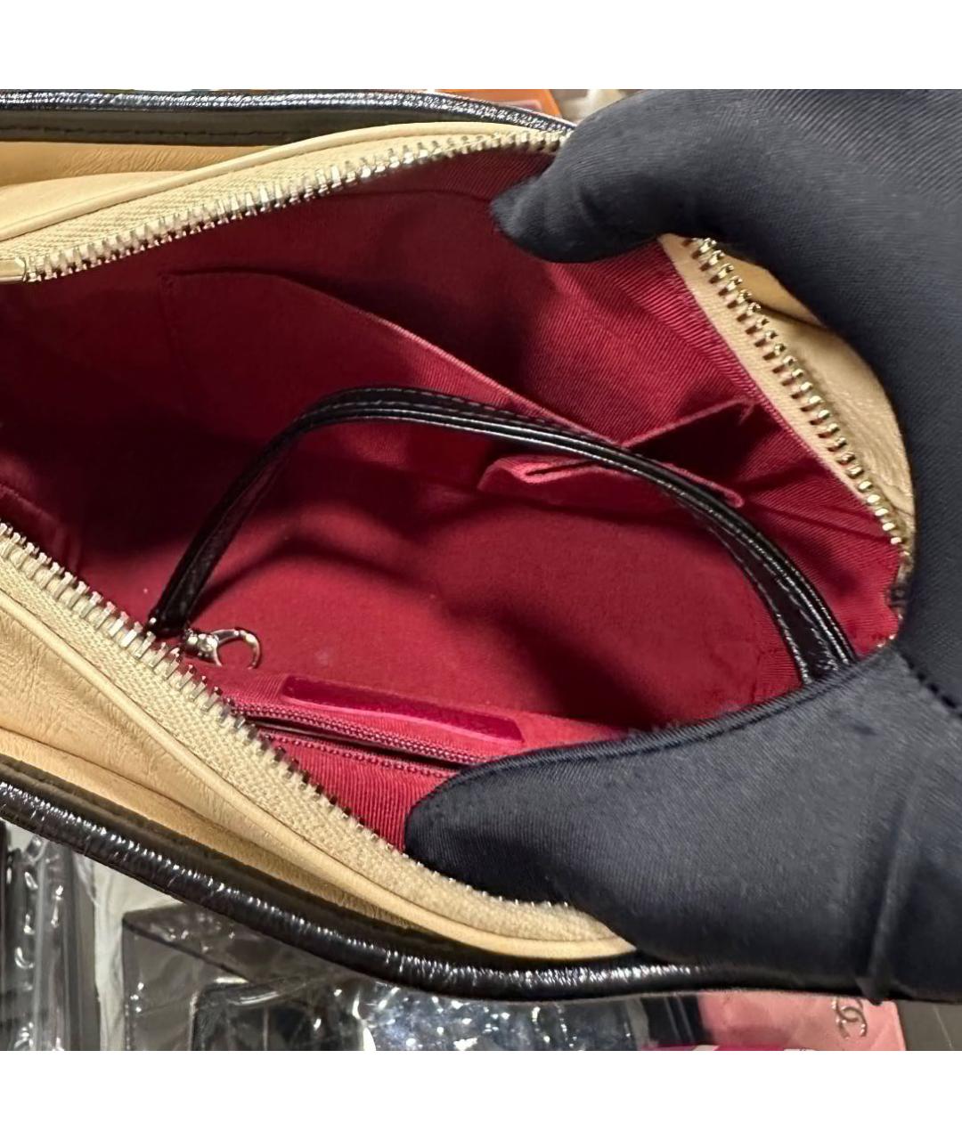 CHANEL Бежевая кожаная сумка через плечо, фото 3