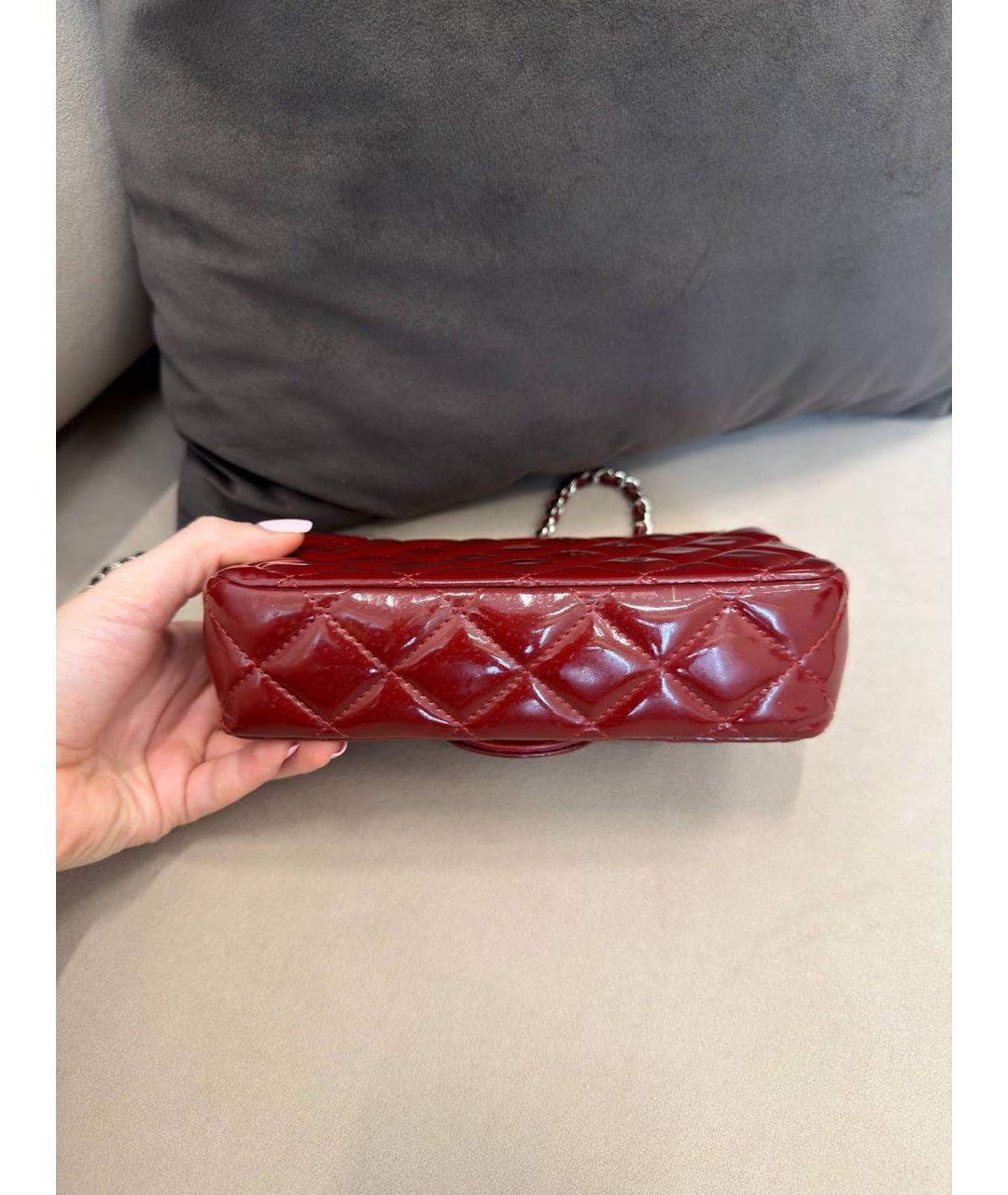CHANEL Бордовая сумка через плечо из лакированной кожи, фото 3