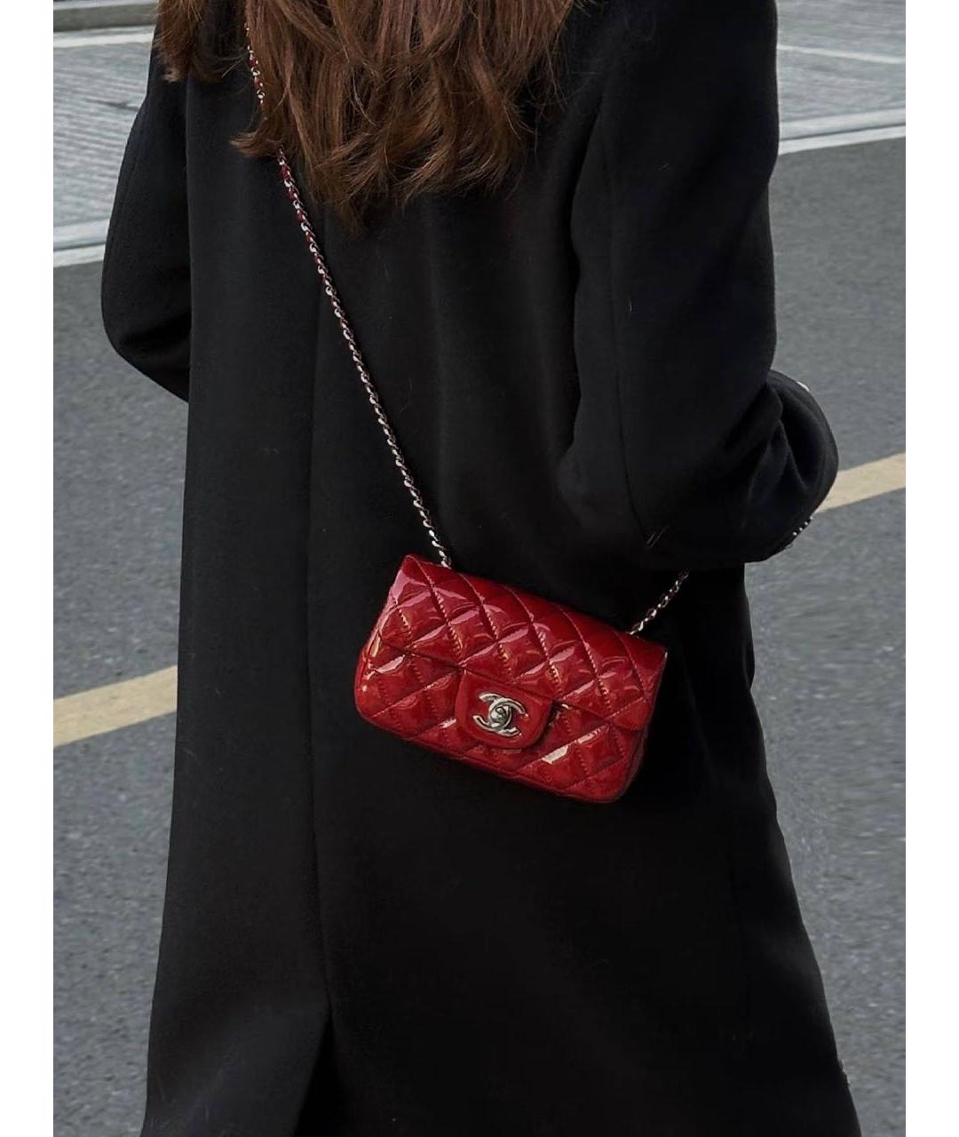 CHANEL Бордовая сумка через плечо из лакированной кожи, фото 7