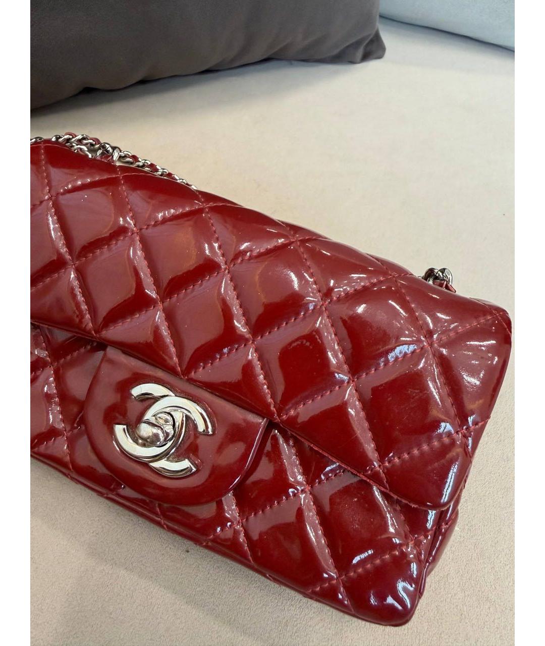 CHANEL Бордовая сумка через плечо из лакированной кожи, фото 5