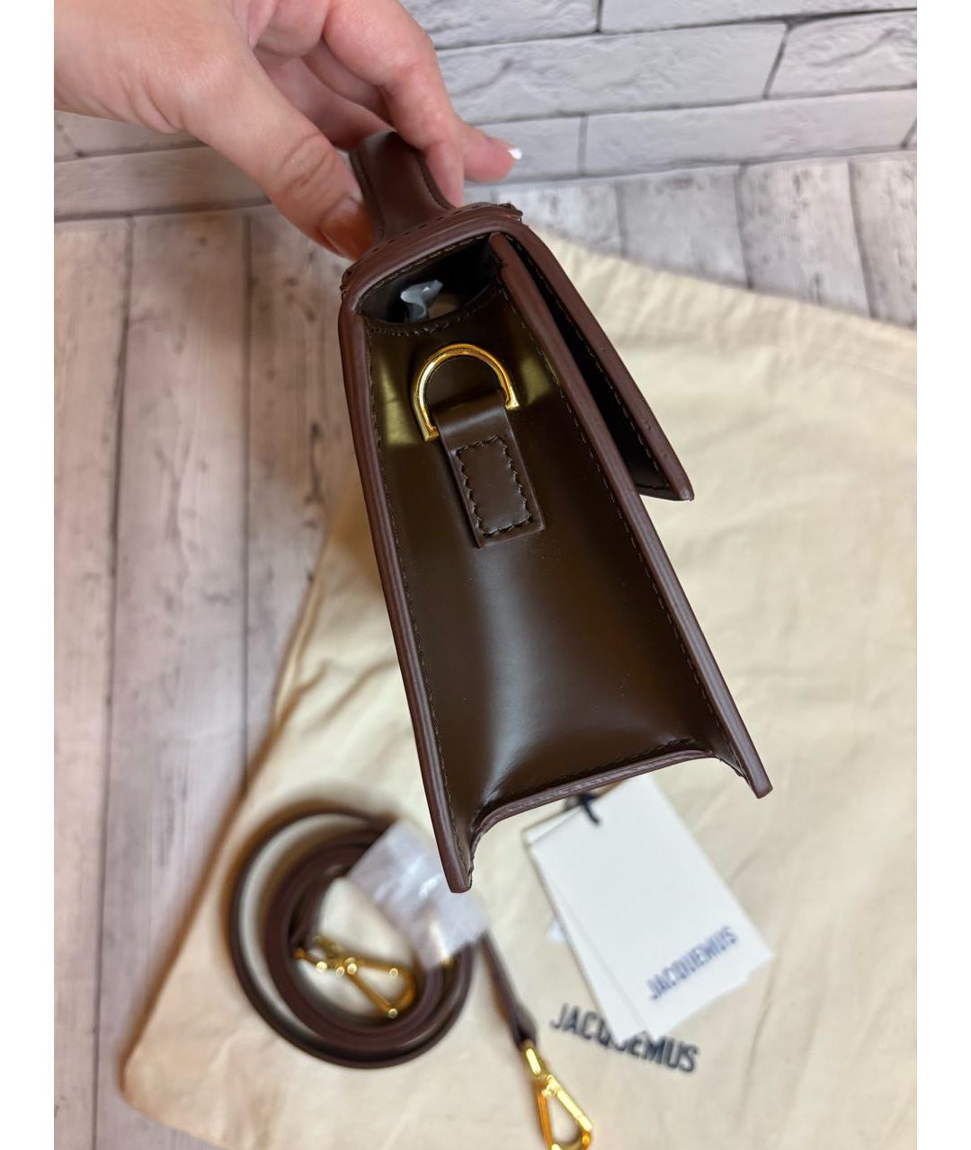 JACQUEMUS Коричневая кожаная сумка с короткими ручками, фото 8