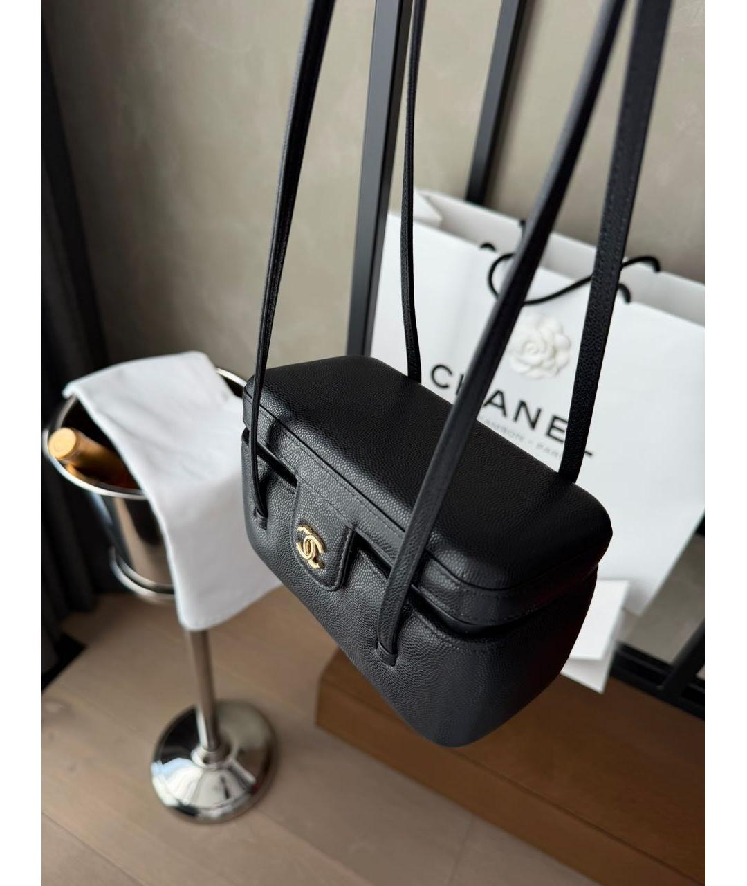 CHANEL Черная кожаная сумка с короткими ручками, фото 8