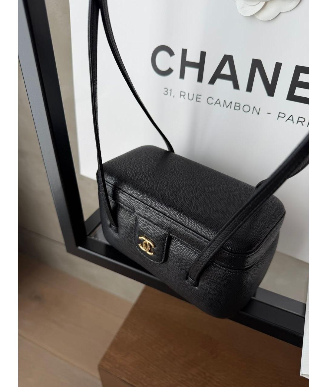 CHANEL Черная кожаная сумка с короткими ручками, фото 5