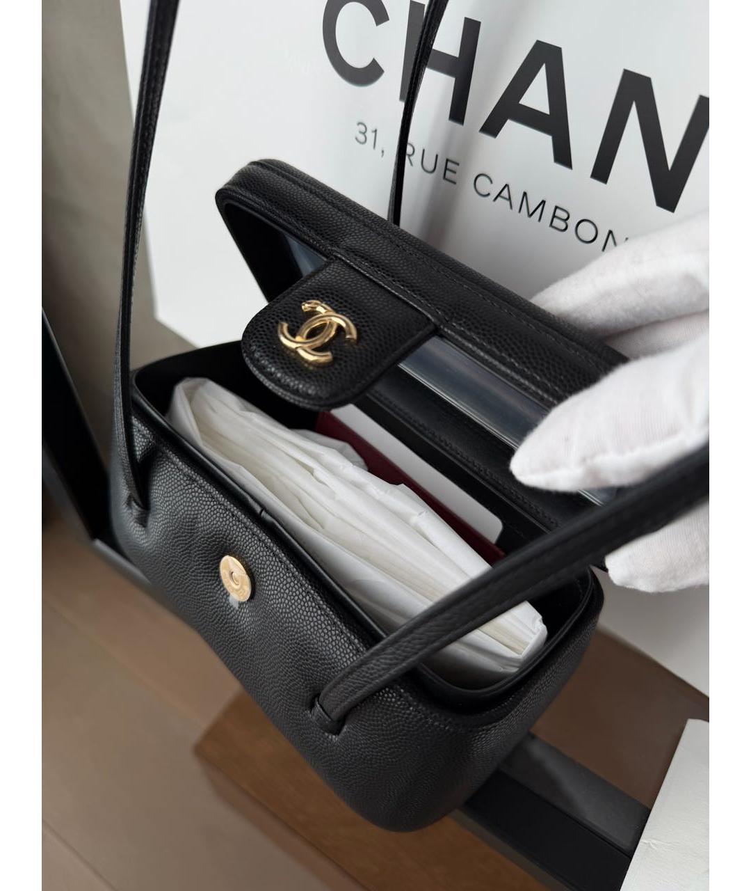 CHANEL Черная кожаная сумка с короткими ручками, фото 6