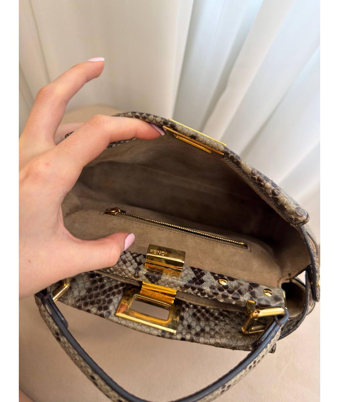 FENDI Бежевая сумка с короткими ручками из экзотической кожи, фото 6