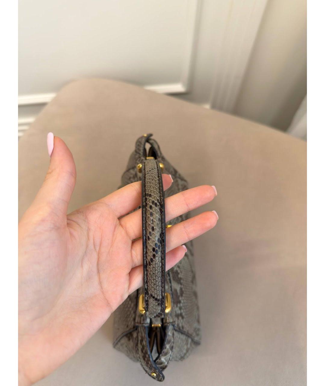 FENDI Бежевая сумка с короткими ручками из экзотической кожи, фото 5