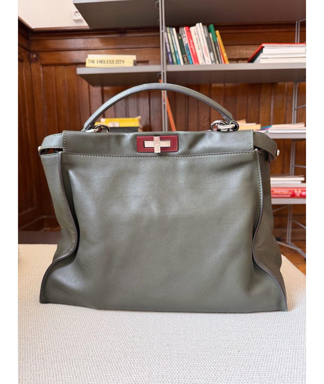 FENDI Зеленая кожаная сумка с короткими ручками, фото 9