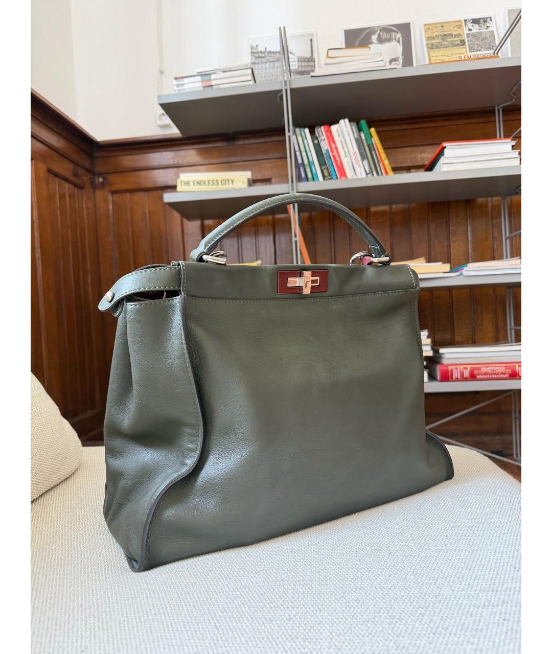 FENDI Зеленая кожаная сумка с короткими ручками, фото 2