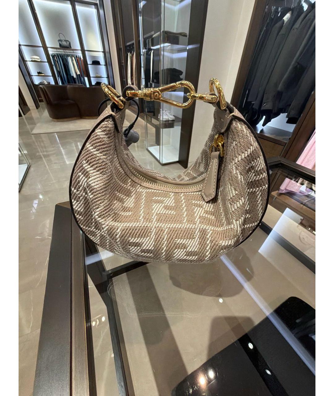 FENDI Бежевая жаккардовая сумка с короткими ручками, фото 5