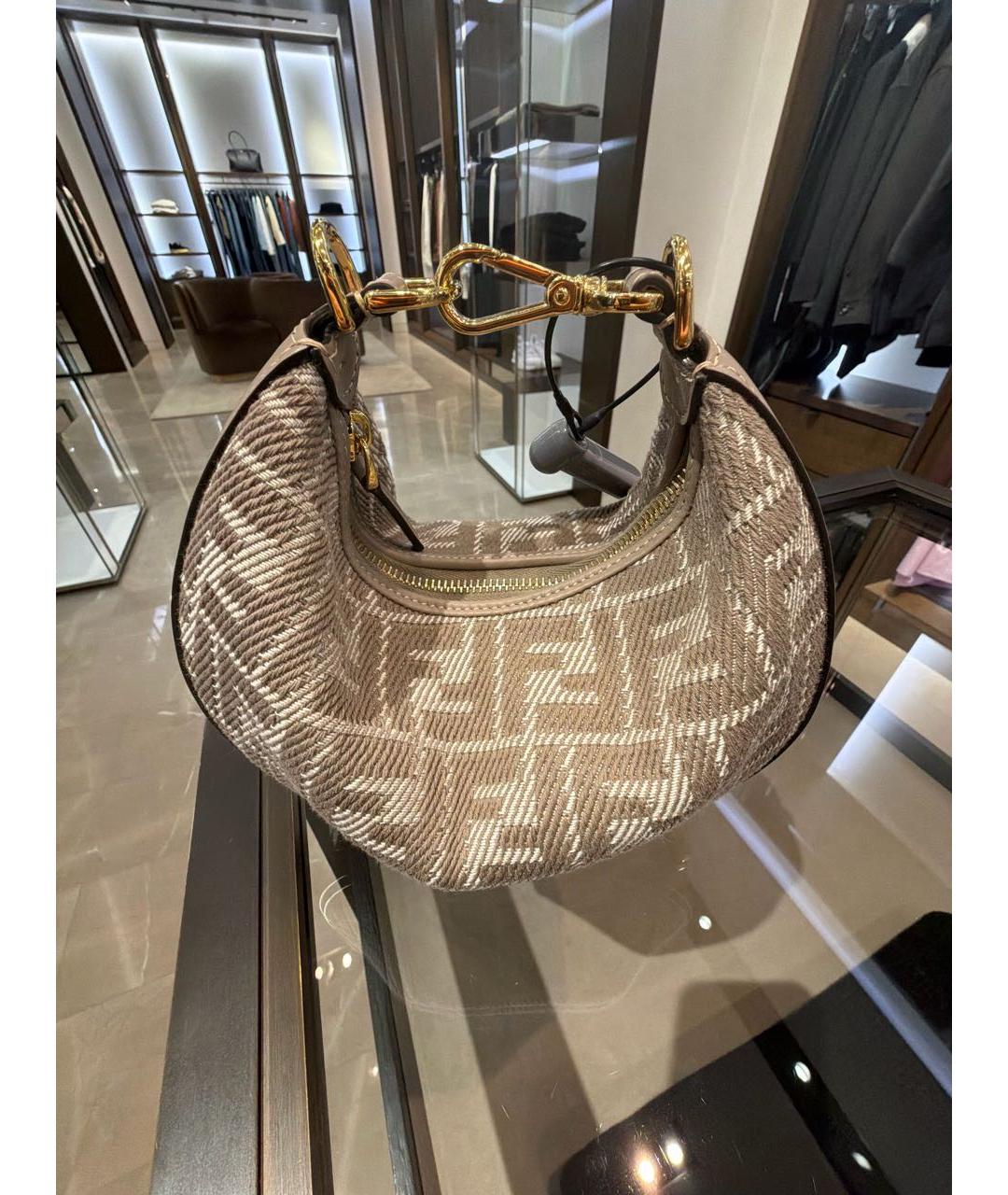 FENDI Бежевая жаккардовая сумка с короткими ручками, фото 3
