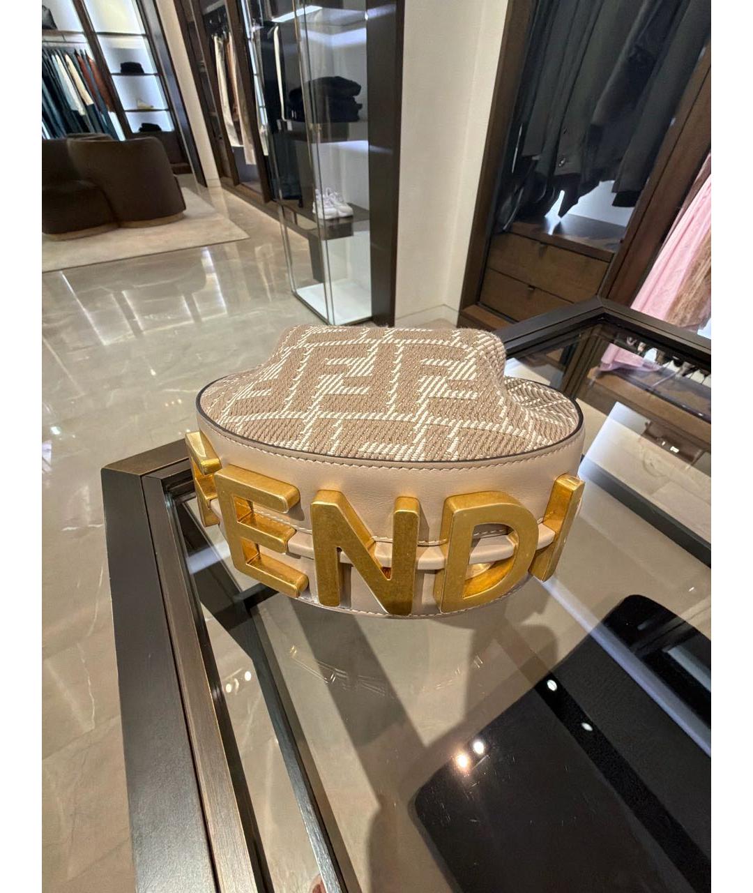 FENDI Бежевая жаккардовая сумка с короткими ручками, фото 4