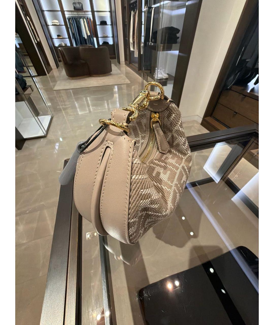 FENDI Бежевая жаккардовая сумка с короткими ручками, фото 2