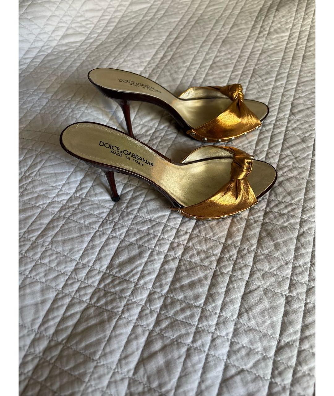 DOLCE&GABBANA Золотые кожаные сабо, фото 5