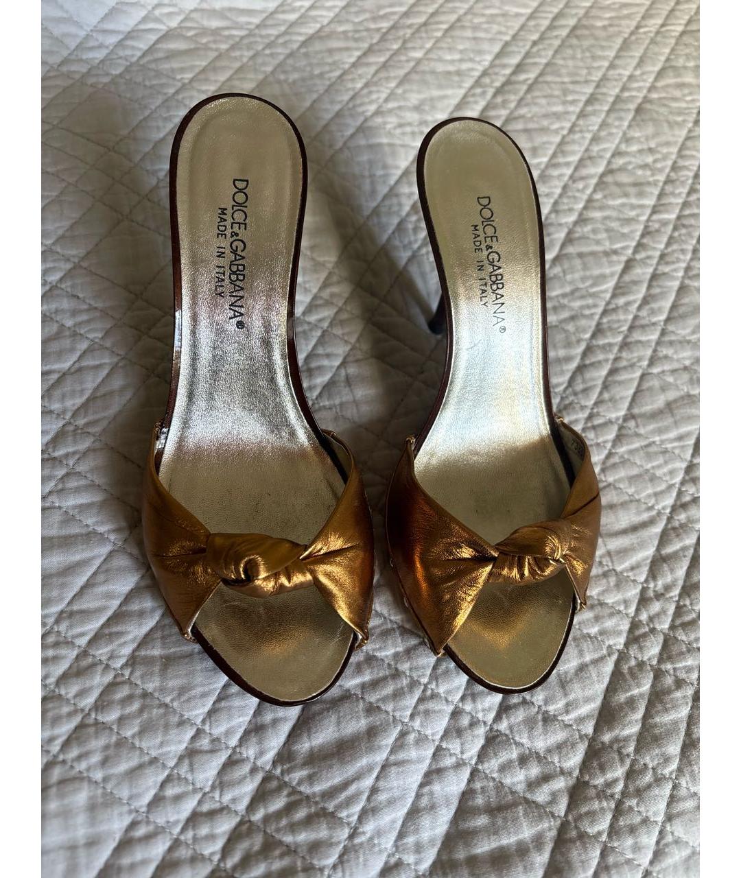 DOLCE&GABBANA Золотые кожаные сабо, фото 2