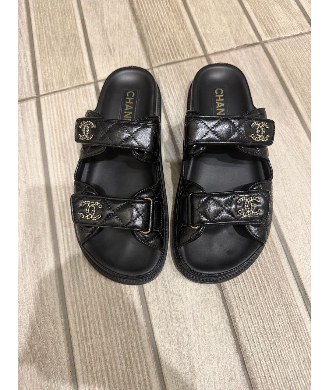 CHANEL Черные кожаные сандалии, фото 2