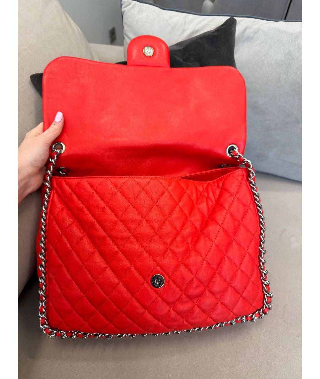 CHANEL Красная кожаная сумка через плечо, фото 5