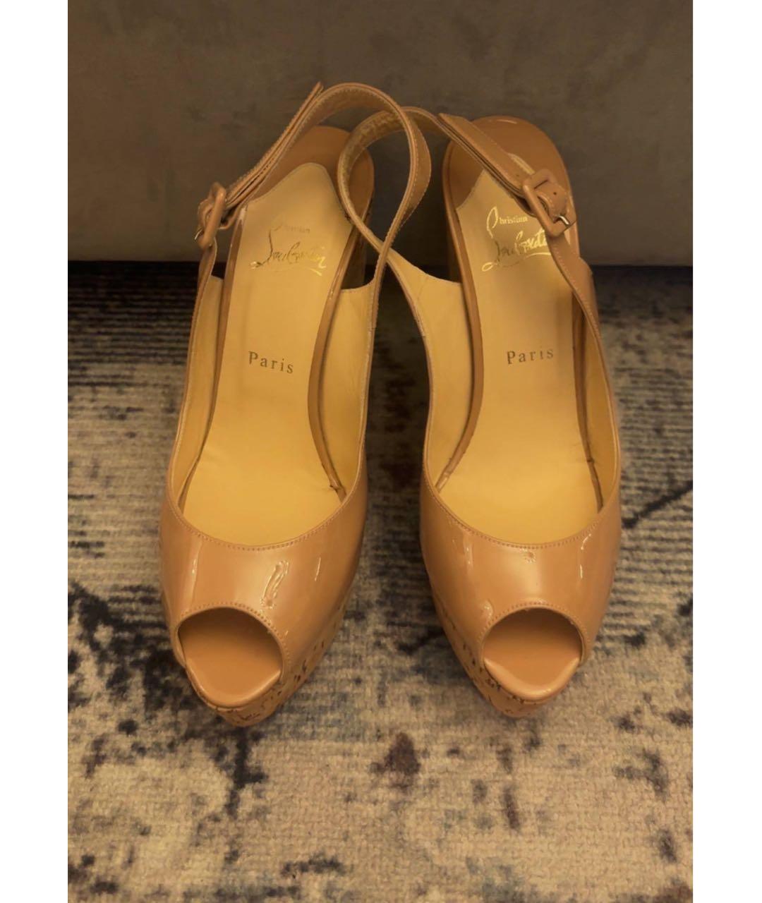 CHRISTIAN LOUBOUTIN Бежевые туфли из лакированной кожи, фото 2