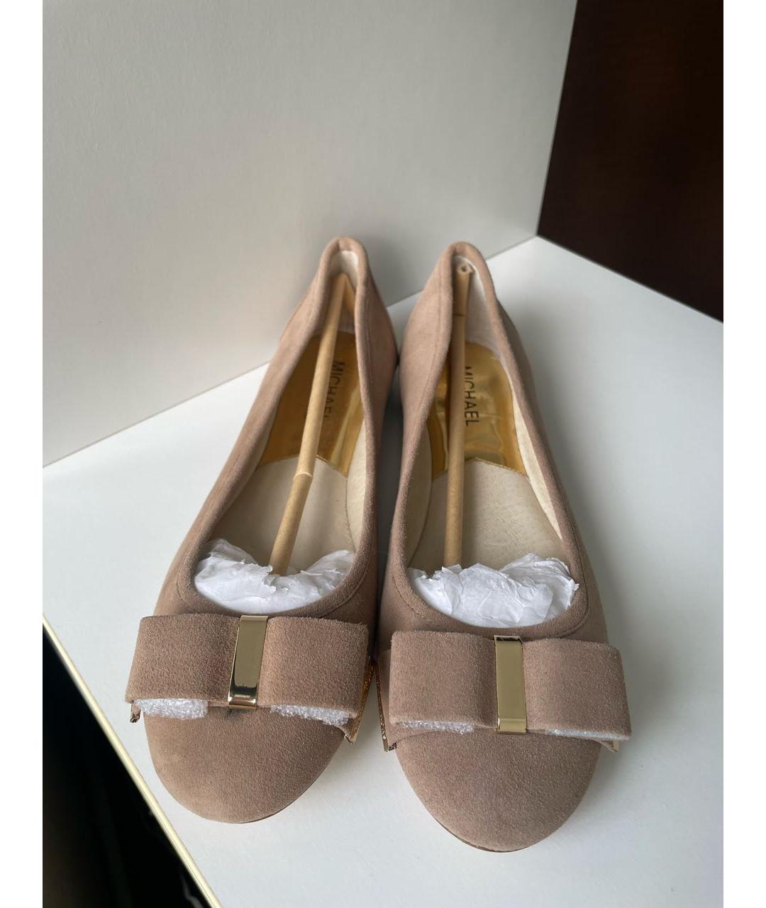 MICHAEL MICHAEL KORS Бежевые замшевые балетки, фото 5