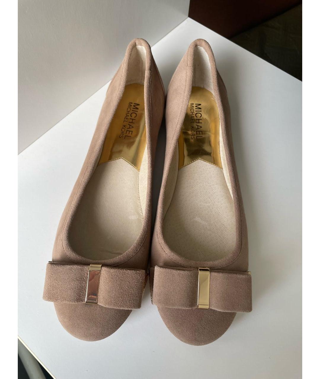 MICHAEL MICHAEL KORS Бежевые замшевые балетки, фото 2