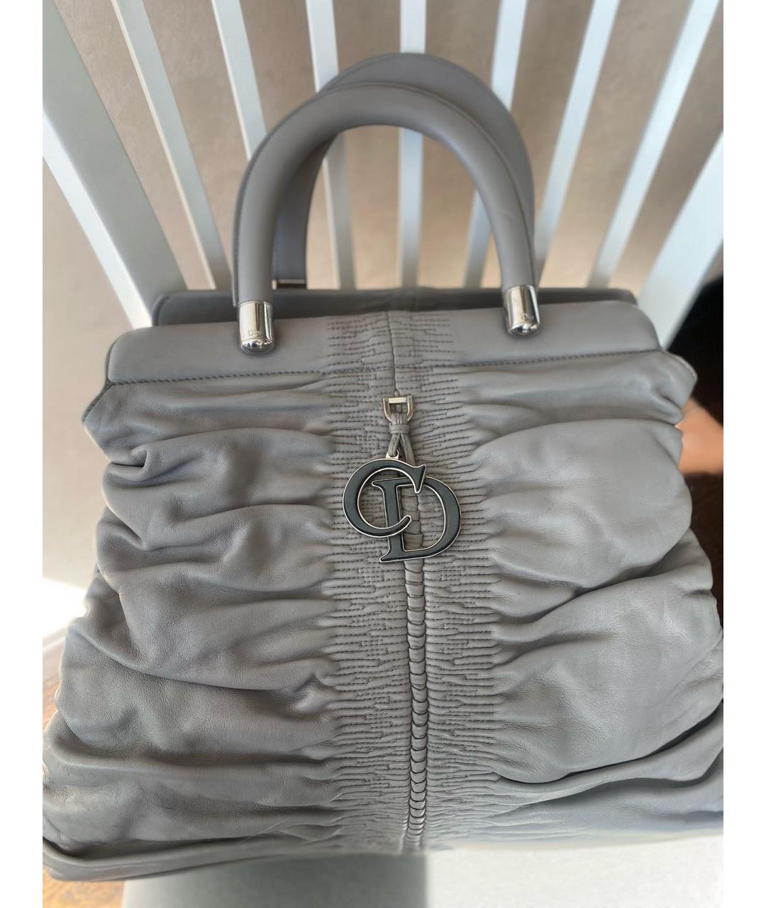CHRISTIAN DIOR Серая кожаная сумка с короткими ручками, фото 2