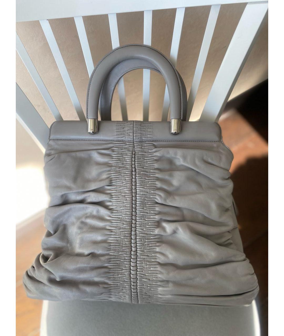 CHRISTIAN DIOR Серая кожаная сумка с короткими ручками, фото 4