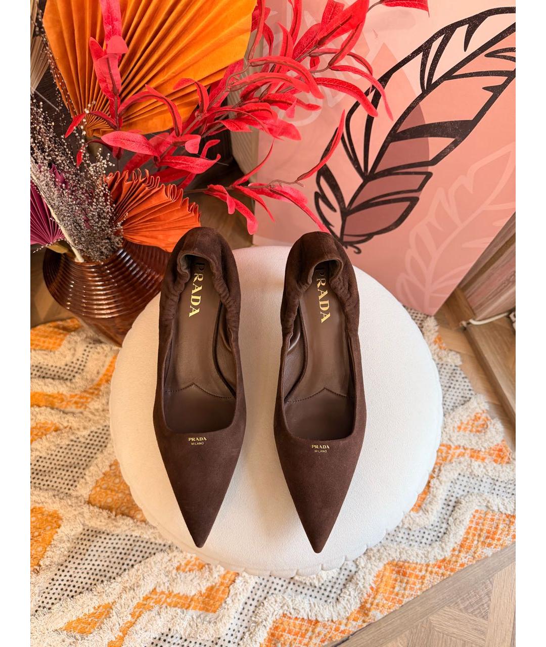PRADA Коричневые замшевые туфли, фото 2