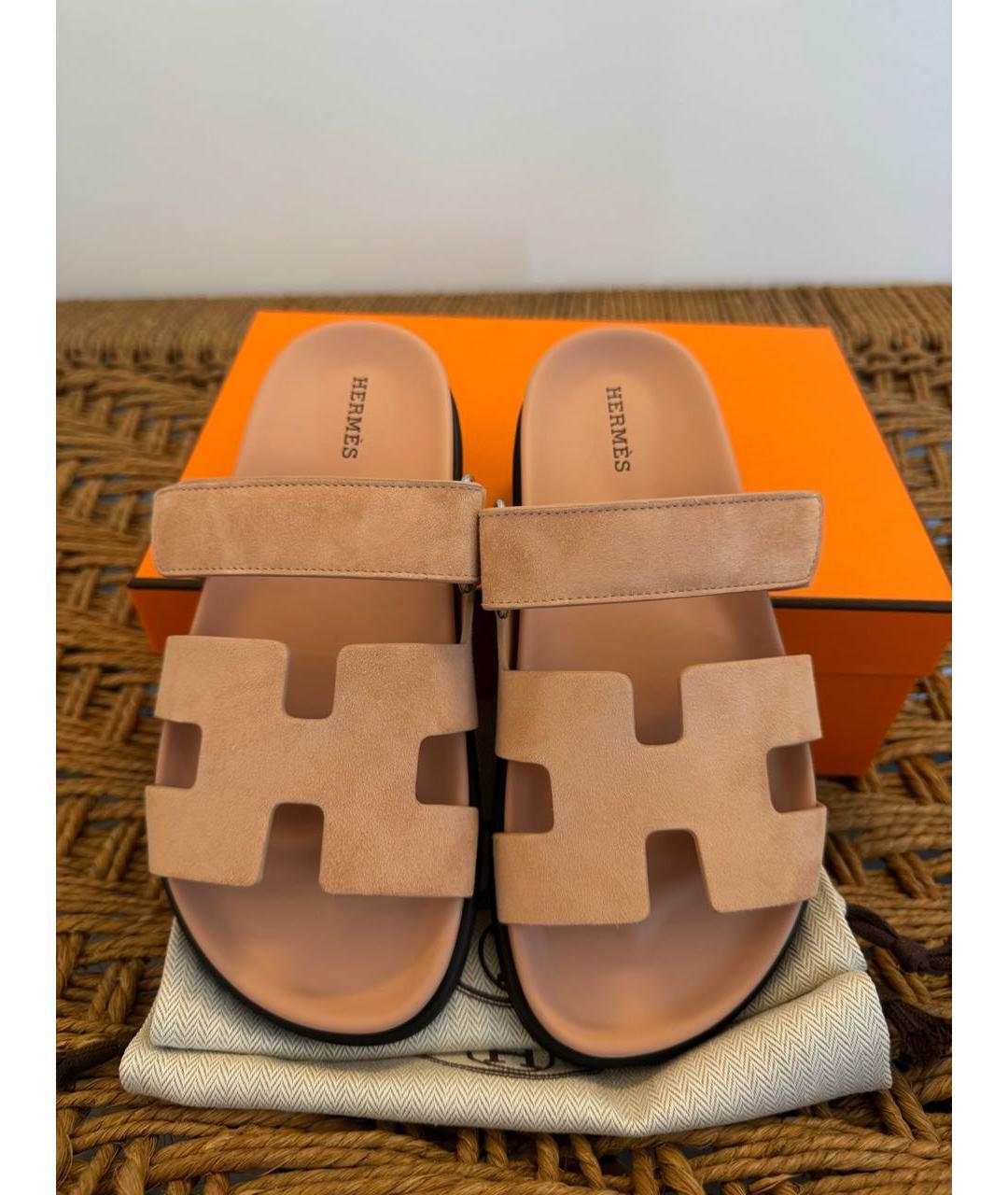 HERMES Бежевые замшевые сандалии, фото 2