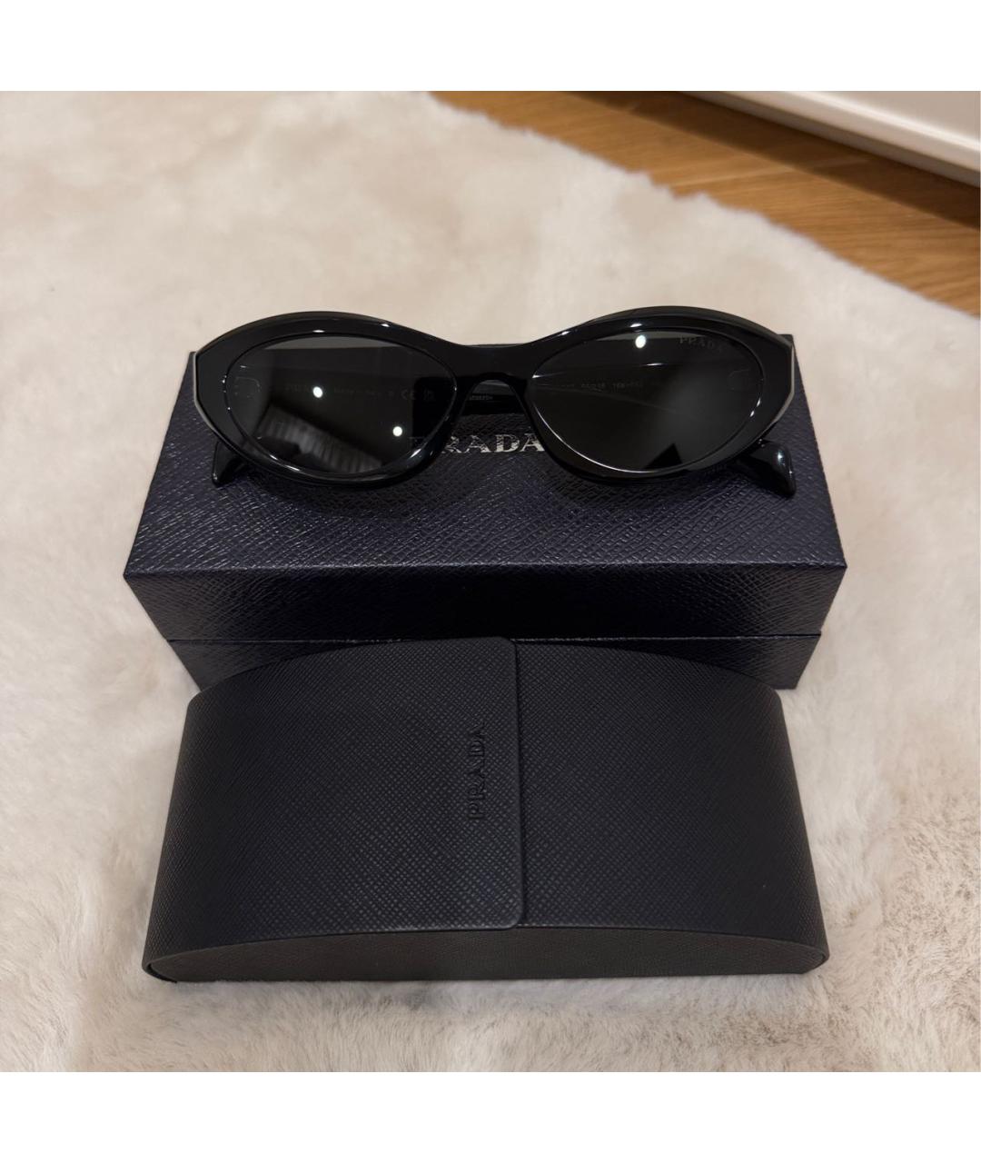 PRADA Черные пластиковые солнцезащитные очки, фото 4