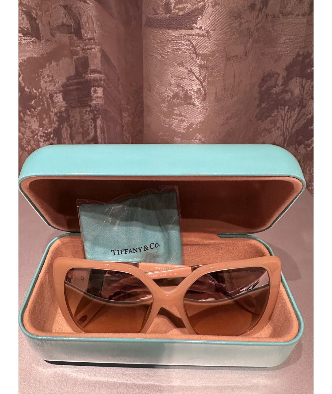 TIFFANY&CO Бежевые пластиковые солнцезащитные очки, фото 4