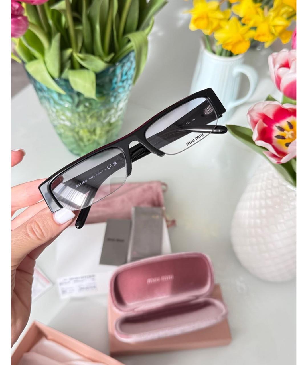 MIU MIU Черные пластиковые солнцезащитные очки, фото 2