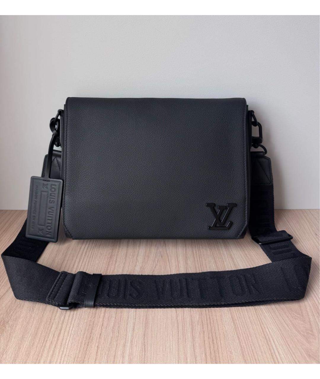 LOUIS VUITTON Черная кожаная сумка на плечо, фото 2