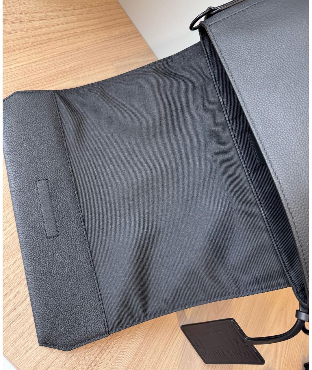 LOUIS VUITTON Черная кожаная сумка на плечо, фото 5