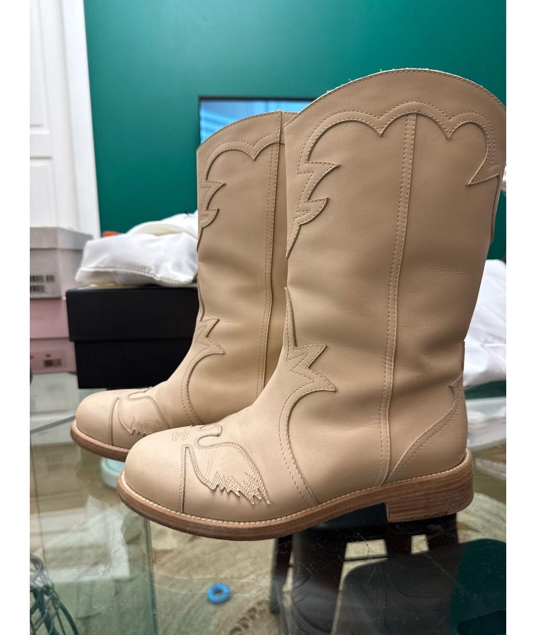 CHANEL Бежевые кожаные сапоги, фото 4