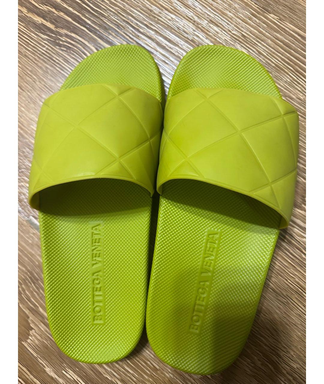 BOTTEGA VENETA Салатовые резиновые шлепанцы, фото 3