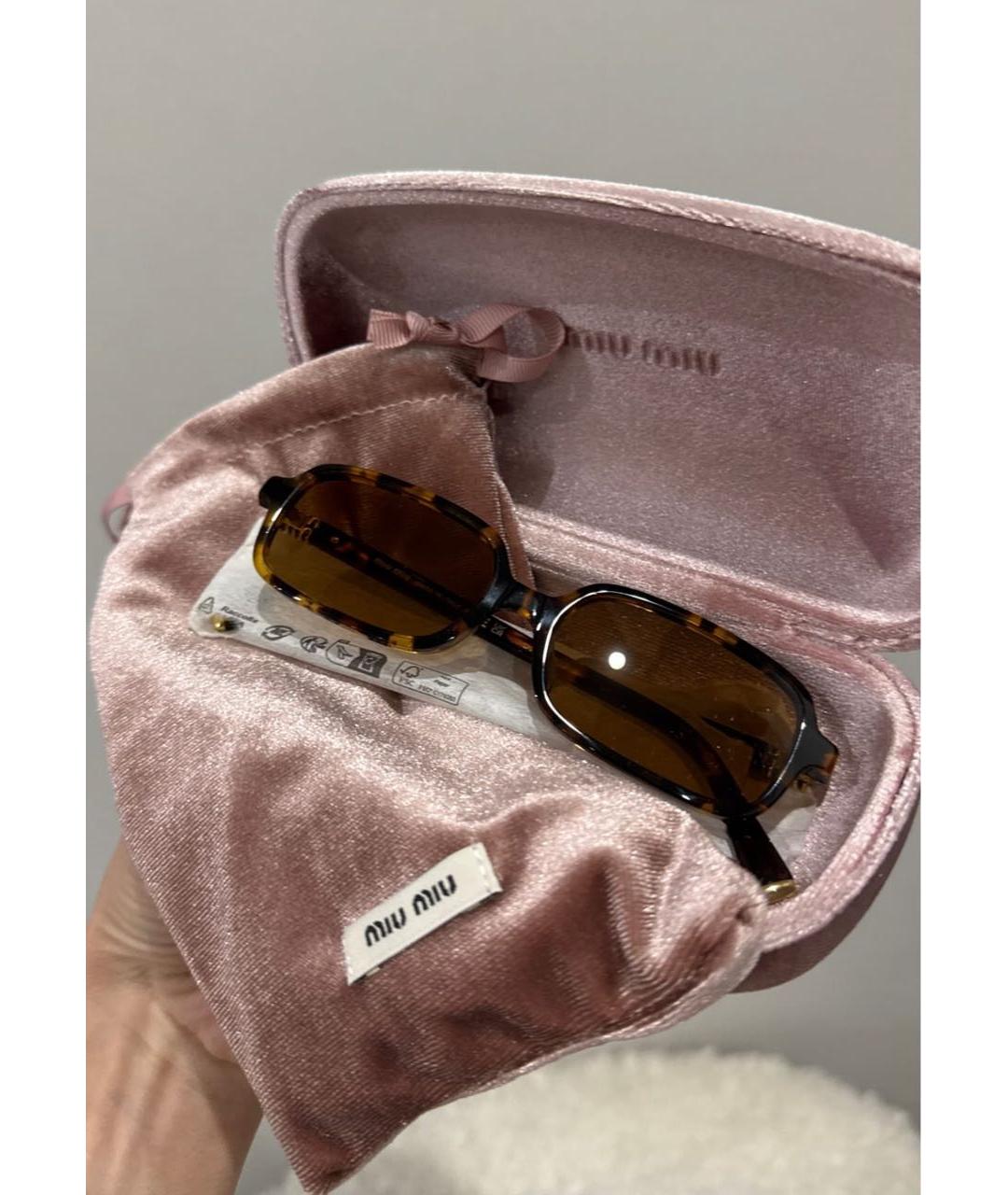 MIU MIU Коричневые пластиковые солнцезащитные очки, фото 2