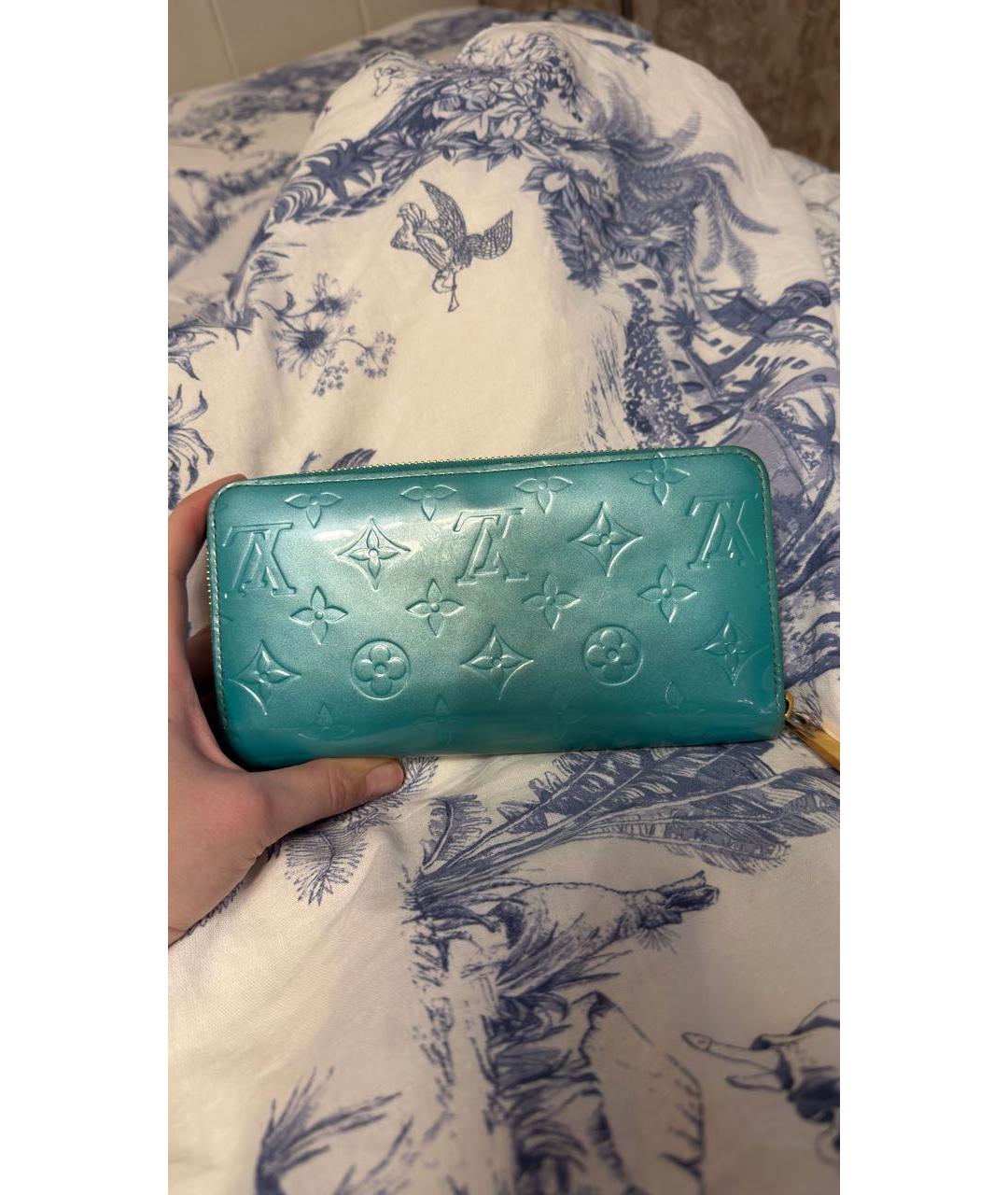 LOUIS VUITTON Бирюзовый кошелек из лакированной кожи, фото 7