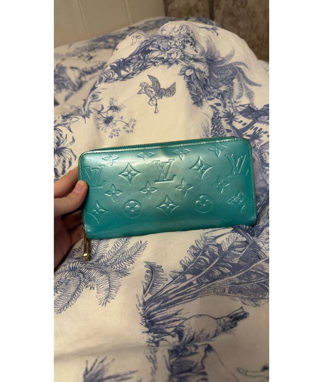 LOUIS VUITTON Бирюзовый кошелек из лакированной кожи, фото 2