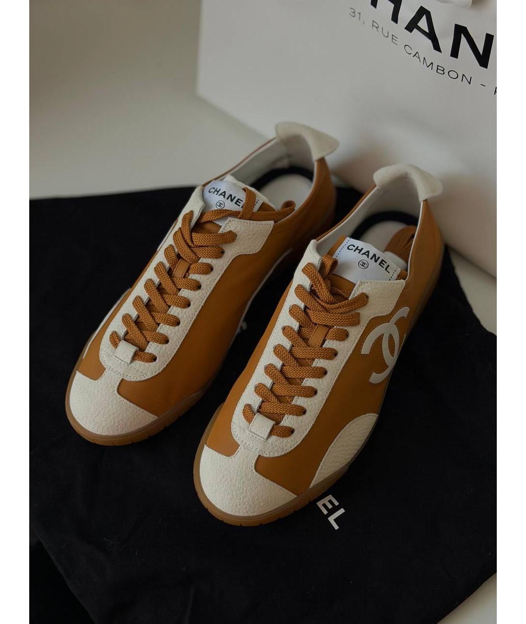 CHANEL Горчичные кожаные кеды, фото 3