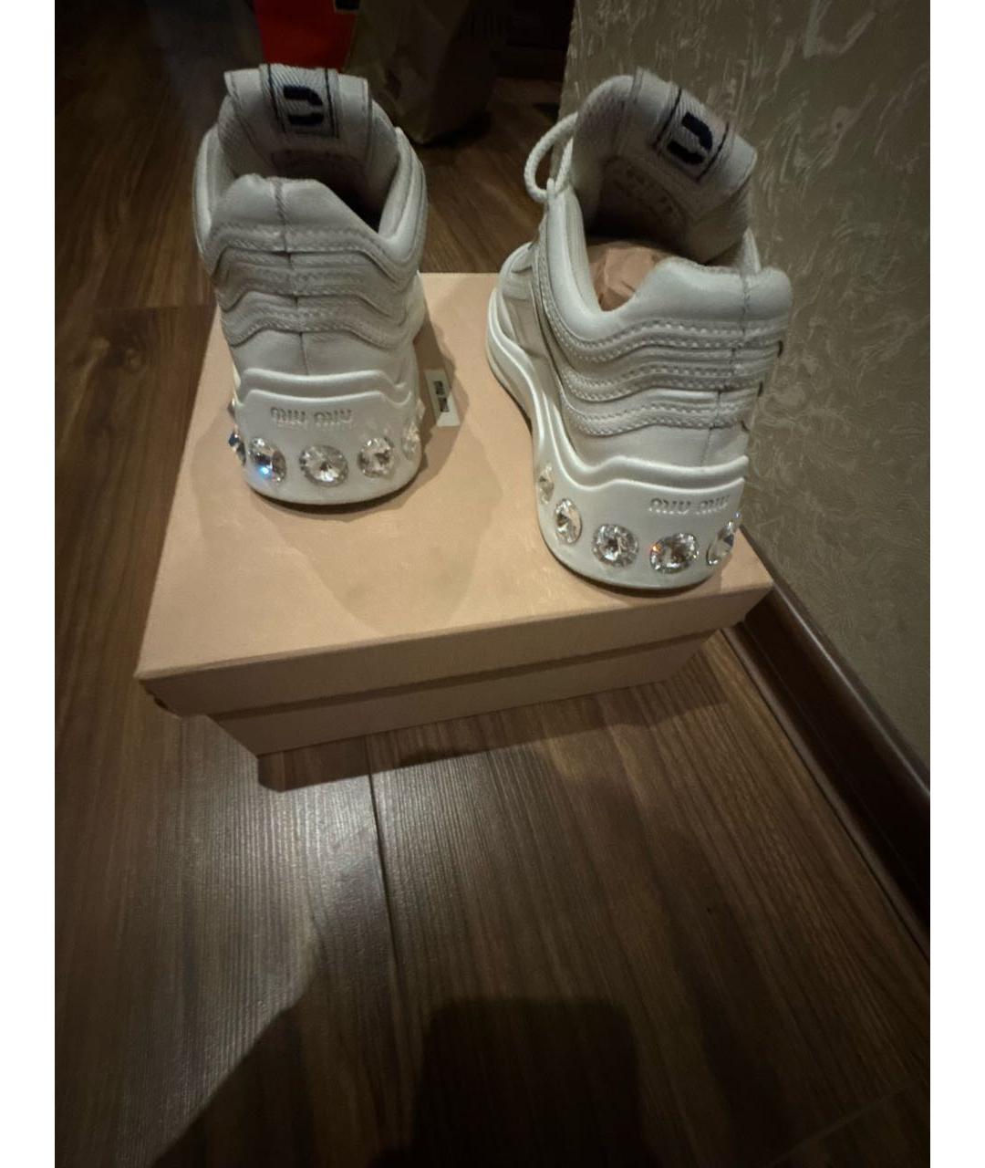 MIU MIU Белые кожаные кроссовки, фото 3