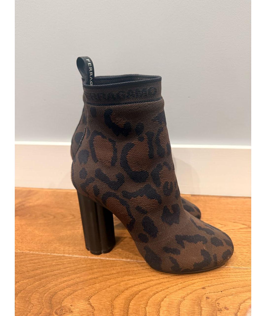 FERRAGAMO Коричневые ботильоны, фото 5