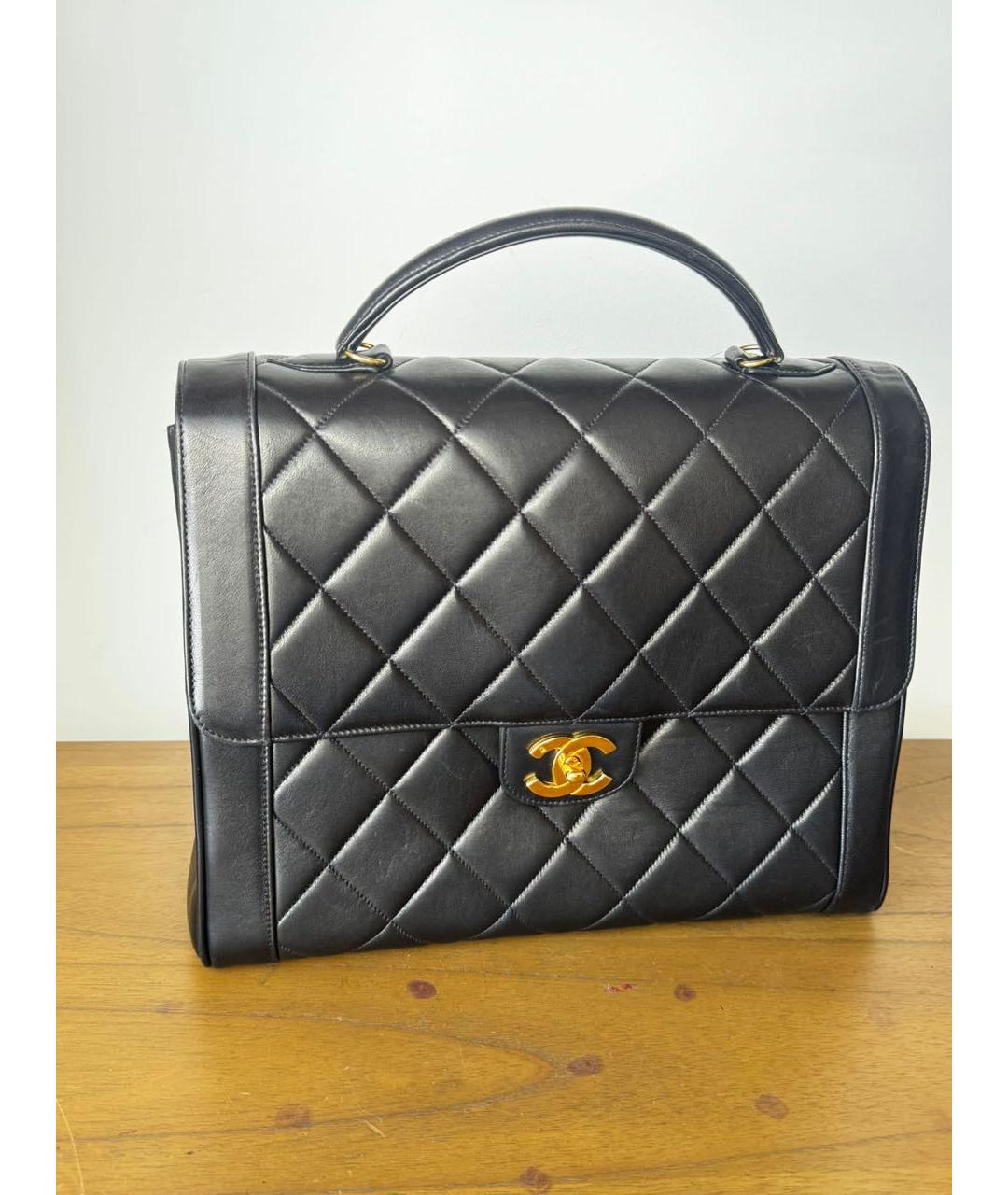 CHANEL Черная кожаная сумка с короткими ручками, фото 5